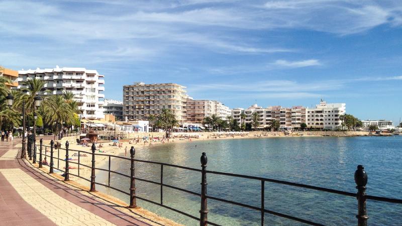 promenade alameda santa eulalia del rio