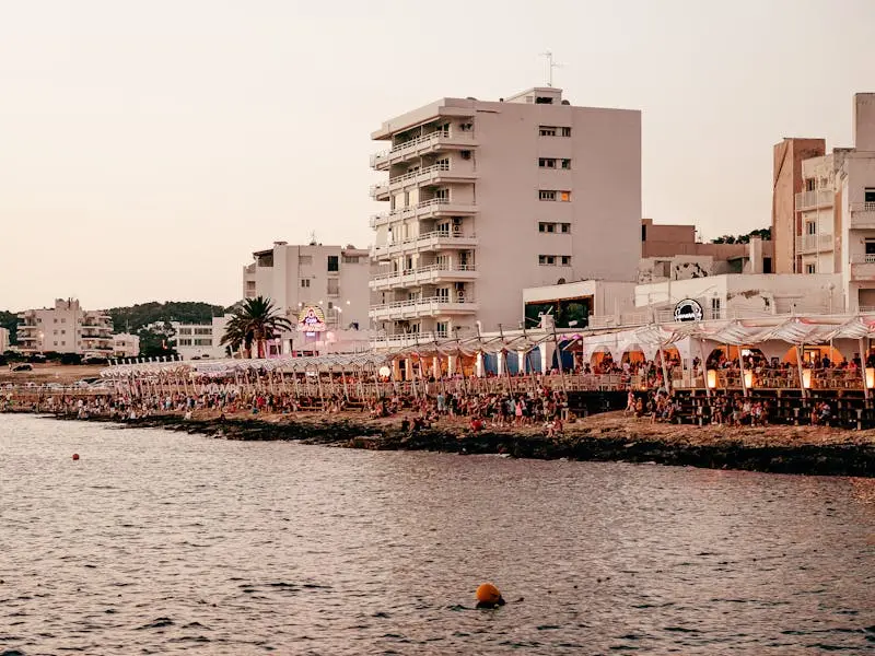 Mejores discotecas y beach clubs en Ibiza