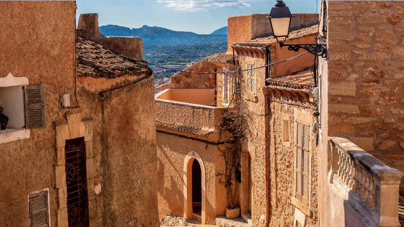 visitar casco antiguo de capdepera